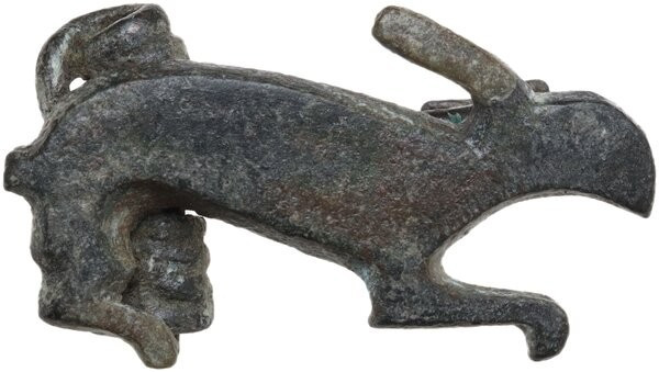 ROMAN HARE FIBULA Roman period, c. 2nd century AD. Roman bronze fibula depicting...