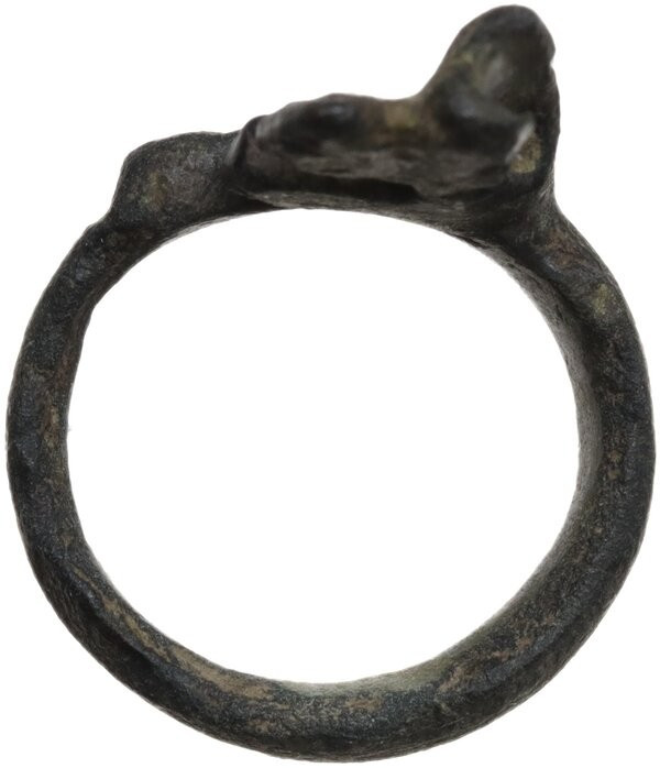 ROMAN KEY RING Roman period, c. 1st-3rd century AD. Roman bronze key ring. Heigh...