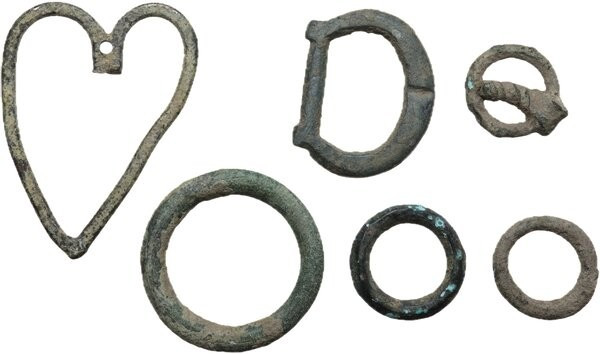 MISCELLANEOUS LOT OF SIX ITEMS Roman period to Renaissance. Lot of six (6) vario...