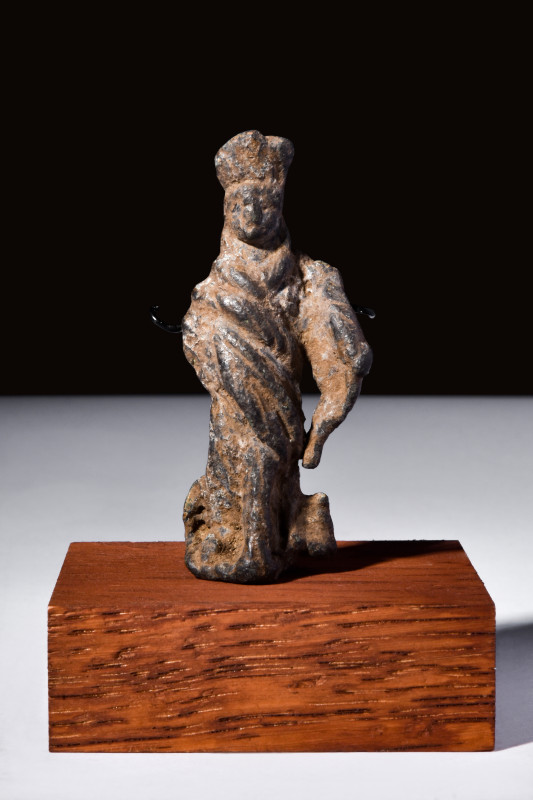 Ca. 1st-2nd century AD.
Crafted with meticulous artistry, this bronze figurine r...