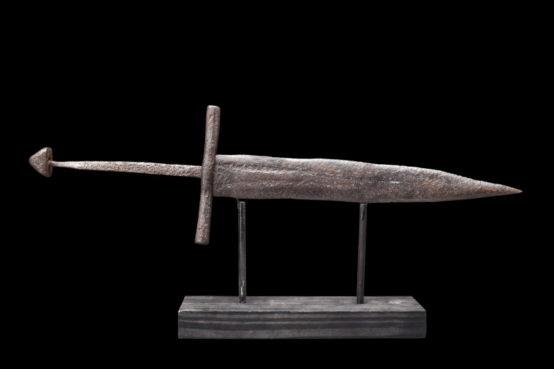 Ca. 1200-1300 AD.
An interesting iron dagger of a quite lethal form. Blade sharp...