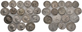 17 Stücke: Römische Silbermünzen. DENARE von Caracalla, Macrinus, Elagabal (4 verschiedene) und Severus Alexander (3 verschiedene) sowie ANTONINIANE v...