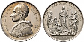 Italien-Kirchenstaat (Vatikan). Leo XIII. 1878-1903. Silbermedaille AN XV (1892/93) von F. Bianchi, auf die Enzyklika "Rerum novarum" vom 15. Mai 1891...
