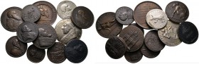 Italien-Kirchenstaat (Vatikan). Allgemein. Kleine Sammlung von 22 Medaillen. Dabei Alexander VI., Silbermedaille 1492 (Wappen, 44 mm, 55,5 g); Julius ...