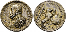 Haus Habsburg. Maximilian II. 1564-1576. Vergoldete Silbermedaille o.J. unsigniert (wohl von Abondio). Belorbeertes Brustbild im reich verzierten Harn...