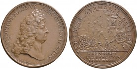 Baden-Französische Medaillen mit Bezug zu Baden. Bronzemedaille 1683 von Breton, auf die Befestigung der Städte Kehl und Straßburg. Büste des Königs n...