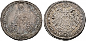 Nürnberg, Stadt. 1/2 Reichsguldiner zu 30 Kreuzer 1633. St. Sebaldus mit Kirchenmodell zwischen zwei Stadtwappen stehend, im Abschnitt die römische Ja...