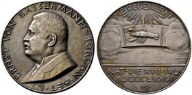 Medailleure. Silbermedaille 1927 auf den Geheimen Rat Ernst von Bassermann-Jordan. Dessen Büste im Alter von 50 Jahren nach links / Von der Sonne besc...