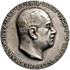 Medailleure. Einseitige Silbermedaille o.J. (1931) auf den Rektor der Universität Erlangen, Prof.Dr. Hermann Wintz. Dessen Kopf mit Brille nach rechts...