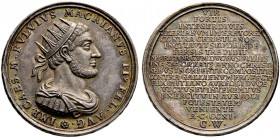 Wermuth, Christian (1661-1739). Silberne Suitenmedaille o.J. auf den römischen Kaiser Fulvius Macrianus (260-262). Dessen Brustbild mit Strahlenkrone ...