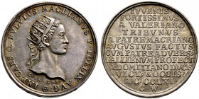 Wermuth, Christian (1661-1739). Silberne Suitenmedaille o.J. auf den römischen General und Gegenkaiser Junius Macrianus (261). Dessen Büste mit Strahl...