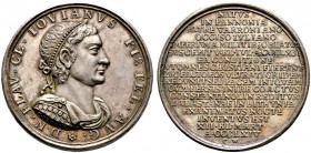 Wermuth, Christian (1661-1739). Silberne Suitenmedaille o.J. auf den römischen Kaiser Jovianus (363-364). Dessen Brustbild mit Diadem im Harnisch mit ...