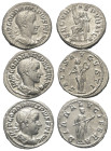 Römische Münzen - Lots. Kaiserzeit.


Lot (3 Stück, Silber): Denare des Gordianus III. (238 - 244 n. Chr.).

Sehr schön / fast vorzüglich.

Ver...