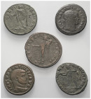 Römische Münzen - Lots. Kaiserzeit.


Lot (5 Stück, Bronze): Folles des Maximianus I. Herculius (285 - 310 n. Chr.), Constantius I. Chlorus (305 - ...