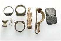 Mixed lot 8 pieces SOLD AS SEEN NO RETURNS.