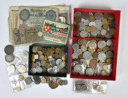 Alte Geldkasette mit Münzen, meist des 20. und 21 Jahrhunderts. Darunter auch Prägungen in Silber wie zum Beispiel: BRD, 5x 10 DM; Österreich, 50 Schi...
