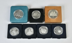 Kl. Konvolut von Silbermünzen. 7 Stück. Enthalten sind: Slowenien, 10 Euro 2011, 2012 und 2016 (2x); Irland, 10 Euro 2011; Kanada, Dollar 1987; Schwed...