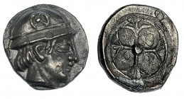GALIA. Masalia. Óbolo (470-390 a.C.). A/ Busto masculino a der. con casco decorado con rueda de cuatro radios. R/ Rueda de cuatro radios. AR 0,76 g. C...