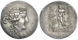ISLAS DE TRACIA. Thasos. Tetradracma (Post. 146 a.C.). A/ Cabeza de Dionisos a der. R/ Hércules a izq. con maza y monograma a izq. AR 16,72 g. COP-104...