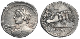 LICINIA. Denario. Taller auxiliar de Roma (84 a.C.). FFC-803. SB-16. MBC.