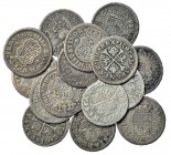 Colección de 15 monedas de 1/2 real diferentes. Lima, Madrid (8), México (5) y Sevilla. De BC+ a MBC.