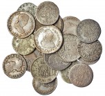 20 monedas de 1/2 real diferentes: Lima (3), Madrid (9), México, Potosí (4), Santiago y Sevilla (2). Dos con agujero. BC-/MBC.