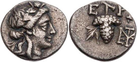 IONIEN ERYTHRAI
 AR-Diobol 190-180 v. Chr. (oder später) Vs.: Kopf des Dionysos mit Efeukranz n. r., Rs.: E-PY, Traube mit Weinblatt, rechts im Feld ...
