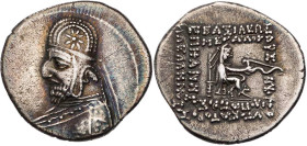 PARTHER, KÖNIGREICH DER ARSAKIDEN
Mithradates III., 87-80 v. Chr. AR-Drachme Rhagai Vs.: Büste in Ornat mit Tiara n. l., Rs.: 7-zeilige Beischrift, A...