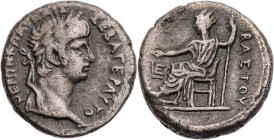 ÄGYPTEN ALEXANDRIA
Nero, 54-68 n. Chr. BI-Tetradrachme 58/59 n. Chr. (= Jahr 5) Vs.: Kopf mit Lorbeerkranz n. r., Rs.: Nero thront mit Strahlenkrone,...