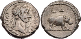 ÄGYPTEN ALEXANDRIA
Hadrianus, 117-138 n. Chr. BI-Tetradrachme 119/120 n. Chr. (= Jahr 4) Vs.: Büste mit drapierter linker Schulter und Lorbeerkranz n...