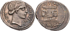 RÖMISCHE REPUBLIK
L. Scribonius Libo, 62 v. Chr. AR-Denar Rom Vs.: BON · EVENT - LIBO, Kopf des Bonus Eventus mit Taenie n. r., Rs.: PVTEAL / SCRIBON...