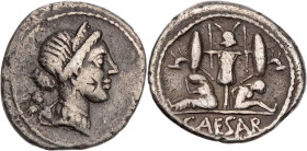IMPERATORISCHE PRÄGUNGEN
C. Iulius Caesar, gest. 44 v. Chr. AR-Denar 46/45 v. Chr. Heeresmzst. in Spanien Vs.: Kopf der Venus mit Diadem n. r., dahin...