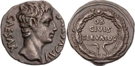 RÖMISCHE KAISERZEIT
Augustus, 27 v.-14 n. Chr. AR-Denar 19 v. Chr. Colonia Patricia (Cordoba) Vs.: CAESAR AVGVSTVS, Kopf n. r., Rs.: OB / CIVIS / SER...