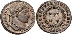 RÖMISCHE KAISERZEIT
Constantinus I., 307-337 n. Chr. AE-Follis 320-321 n. Chr. Siscia, 4. Offizin Vs.: CONSTAN-TINVS AVG, Kopf mit Lorbeerkranz n. r....