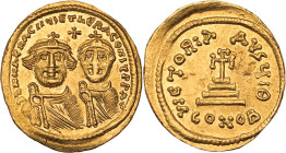 BYZANZ
Heraclius mit Heraclius Constantinus, 613-638. AV-Solidus 625-629 Constantinopolis, 10. Offizin Vs.: dd NN hERACLIUS ET hERA CONST PP AV, drap...