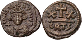 BYZANZ
Constans II., 641-668. AE-Halbfollis 642-647 Karthago Vs.: CONSTA-NTINV P, drapierte Büste mit Kreuzkrone und Kreuzglobus v. v., Rs.: großes K...