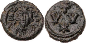 BYZANZ
Constans II., 641-668. AE-Decanummium 653-658 Karthago Vs.: D N CO-TN P[P], drapierte Büste mit Trifolium-Krone, Mappa und Kreuzglobus v. v., ...