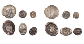 Lot, griechische Münzen AR-Kleinnominale der griechischen Welt: KALABRIEN, Tarent, Hemilitron; LUKANIEN, Metapont, Diobol; ATTIKA, Athen, Tribobol; IO...
