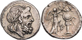 RÖMISCHE REPUBLIK
Anonym, 211-208 v. Chr. AR-Victoriat Luceria Vs.: Kopf des Iupiter mit Lorbeerkranz n. r., Rs.: Victoria steht n. r. und bekränzt T...