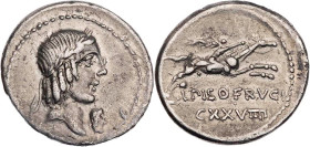 RÖMISCHE REPUBLIK
L. Calpurnius Piso Frugi, 90 v. Chr. AR-Denar Rom Vs.: Kopf des Apollo mit Lorbeerkranz n. r., unter dem Kinn Kontrollzeichen Kopf,...