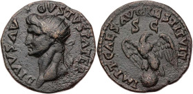 RÖMISCHE KAISERZEIT
Divus Augustus, gest. 14 n. Chr. AE-As 80/81 n. Chr., Restitutionsprägung unter Titus Rom Vs.: DIVVS AV-GVSTVS PATER, Kopf mit St...