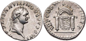 RÖMISCHE KAISERZEIT
Domitianus, 81-96 n. Chr. AR-Denar 81 n. Chr. Rom Vs.: IMP CAES DOMITIANVS AVG P M, Kopf mit Lorbeerkranz n. r., Rs.: TR P COS VI...