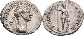RÖMISCHE KAISERZEIT
Traianus, 98-117 n. Chr. AR-Denar 114-116 n. Chr. Rom Vs.: [IMP CAE]S NER TRAIANO OPTIMO AVG GER DAC, drapierte Büste mit Lorbeer...