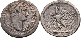 RÖMISCHE KAISERZEIT
Hadrianus, 117-138 n. Chr. AR-Cistophor nach 128 n. Chr. Smyrna (Ionien) Vs.: HADRIANVS AVGVSTVS P P, Kopf n. r., Rs.: COS III, A...