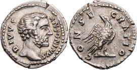 RÖMISCHE KAISERZEIT
Divus Antoninus Pius, gest. 161 n. Chr. AR-Denar nach 161 n. Chr. Rom Vs.: DIVVS ANTONINVS, Kopf n. r., Rs.: CONSE-CRATIO, Adler ...
