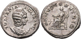 RÖMISCHE KAISERZEIT
Iulia Domna, Mutter des Caracalla, 211-217 n. Chr. AR-Antoninian 215-217 n. Chr. Rom Vs.: IVLIA PIA FELIX AVG, drapierte Büste mi...