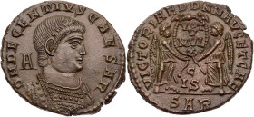RÖMISCHE KAISERZEIT
Decentius Caesar, 350-353 n. Chr. AE-Maiorina 351-352 n. Chr. Arelate (Arles), 2. Offizin Vs.: D N DECENTIVS CAESAR gepanzerte Bü...