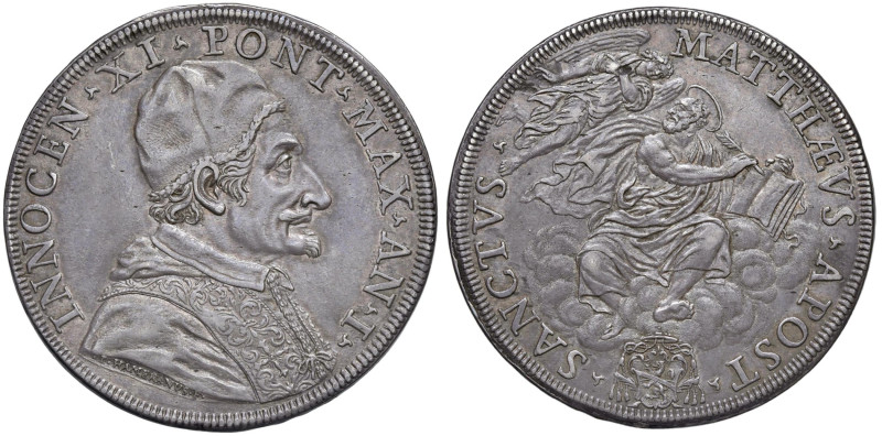 Innocenzo XI (1676-1689) Piastra An. I - Munt. 42 AG (g 31,80) 

qSPL