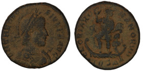 Theodosius I. (392-395 AD). Follis. (21mm, 5,40g) Thessalonica. Obv: D N THEODOSIVS P F AVG. pearl-diademed and armed bust of Theodosius right. Rev: G...