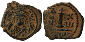 Justinian I. (527-565 AD) 10 Nummi. (19mm, 3,45g) Theoupolis. Obv: crowned bust facing. Rev: large I.